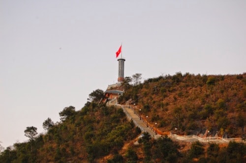 Cột cờ Lũng Cú Hà Giang- Điểm đến nơi địa đầu tổ quốc