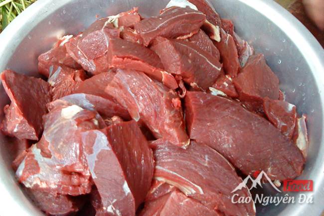 Thịt Lợn Gác Bếp Tây Bắc Được Làm Như Thế Nào?